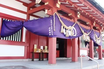 社殿正面の神幕