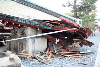 平成29年10月23日　手水舎倒壊の様子