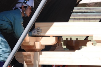 組み立て開始です