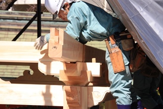 組み立て開始です