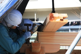 組み立て開始です