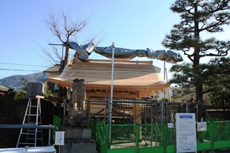 棟札の上から屋根板取り付け