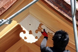 平成30年6月1日～　懸魚（げぎょ）の調整