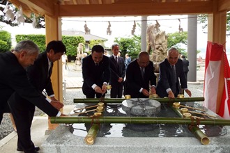 竣工式のお清めの後に使い初めです